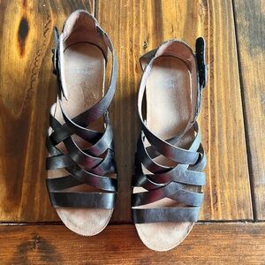 Size 9 Dansko black sandals